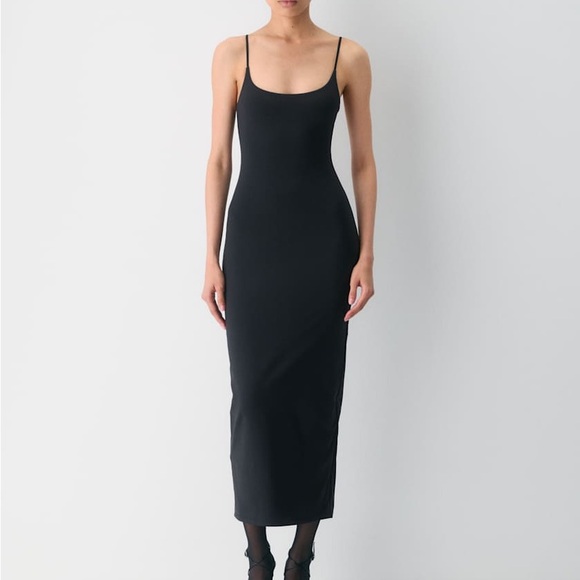 Aritzia Dresses & Skirts - Aritzia Original Contour Cami Maxi Dress